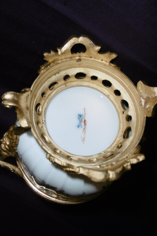 Potpourri Aus Porzellan Montiert Bronze