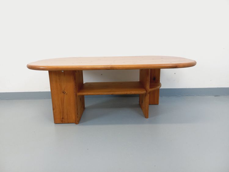 Vintage rectangular oval modernist coffee table in solid pine from the 1970s
