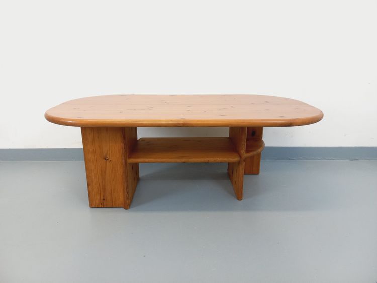 Vintage rectangular oval modernist coffee table in solid pine from the 1970s