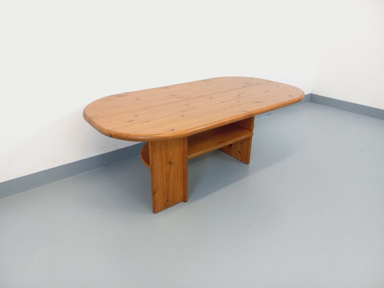 Vintage rectangular oval modernist coffee table in solid pine from the 1970s