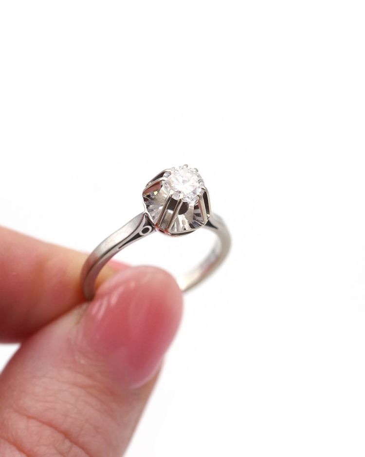 Bague solitaire en or blanc 18 carats, diamant de 0,50 ct, style rétro.