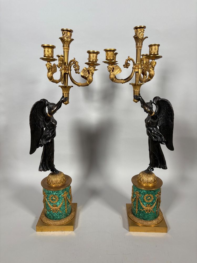 Paire de candélabres aux Victoires ailées Attribués à Pierre-Philippe Thomire (1751-1843) 