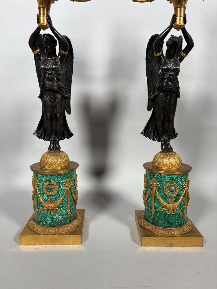 Paire de candélabres aux Victoires ailées Attribués à Pierre-Philippe Thomire (1751-1843) 