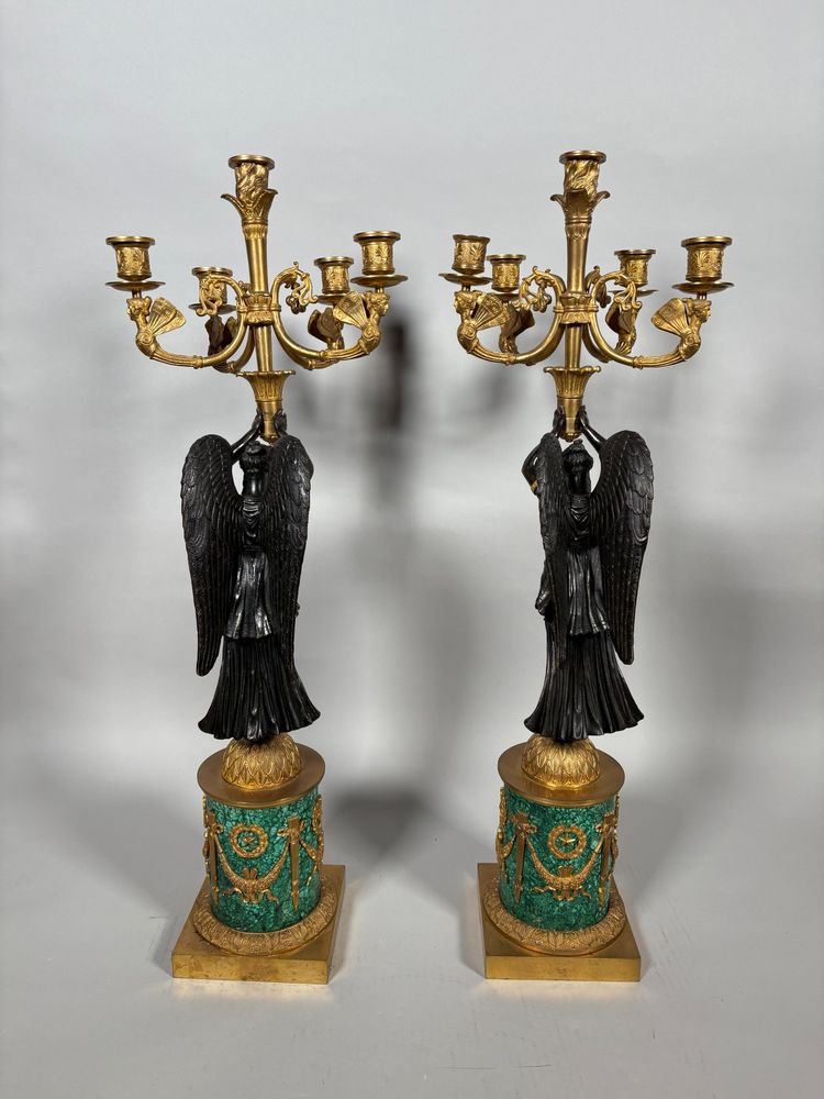 Paire de candélabres aux Victoires ailées Attribués à Pierre-Philippe Thomire (1751-1843) 