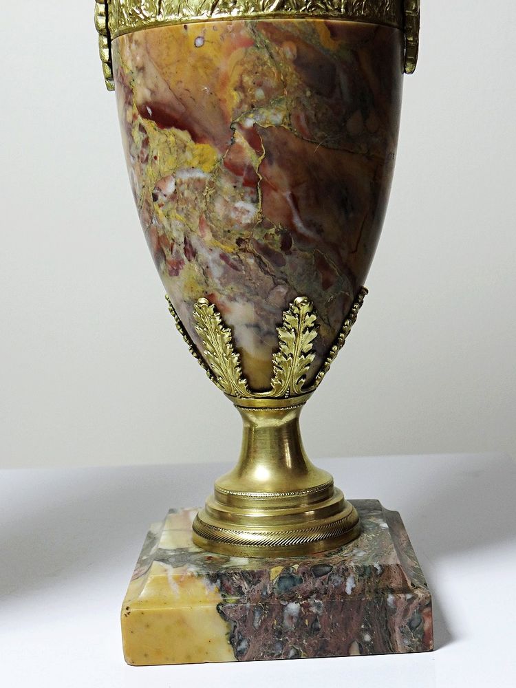 Coppia di cassolette in marmo breccia e bronzo dorato, Napoleone III XIX secolo