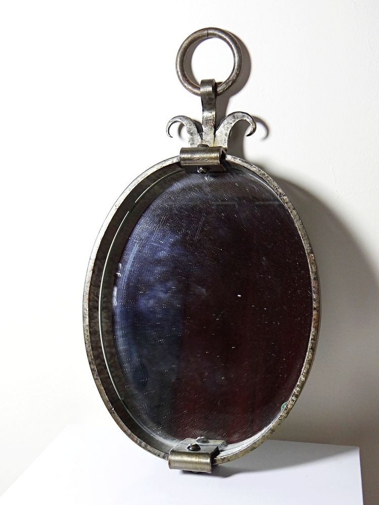 Specchio ovale in ferro battuto fatto a mano, stile brutalista vintage di metà secolo, anni '50-'70