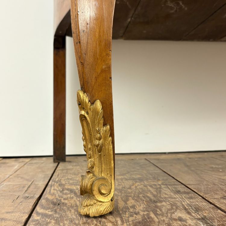 Petite commode sauteuse d'époque Transition