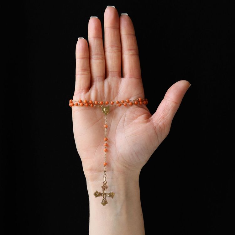 Chapelet or rose et corail