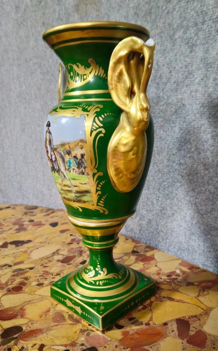 Decorative vase in green and gold porcelain – Napoleon I style – H 32 cm