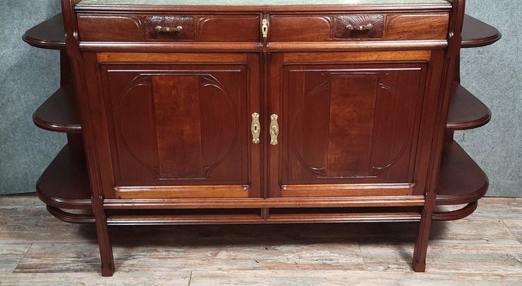 Nach Louis Majorelle: Seltenes und großes Möbelstück aus der Jugendstilzeit in Mahagoni und geprägtem Leder