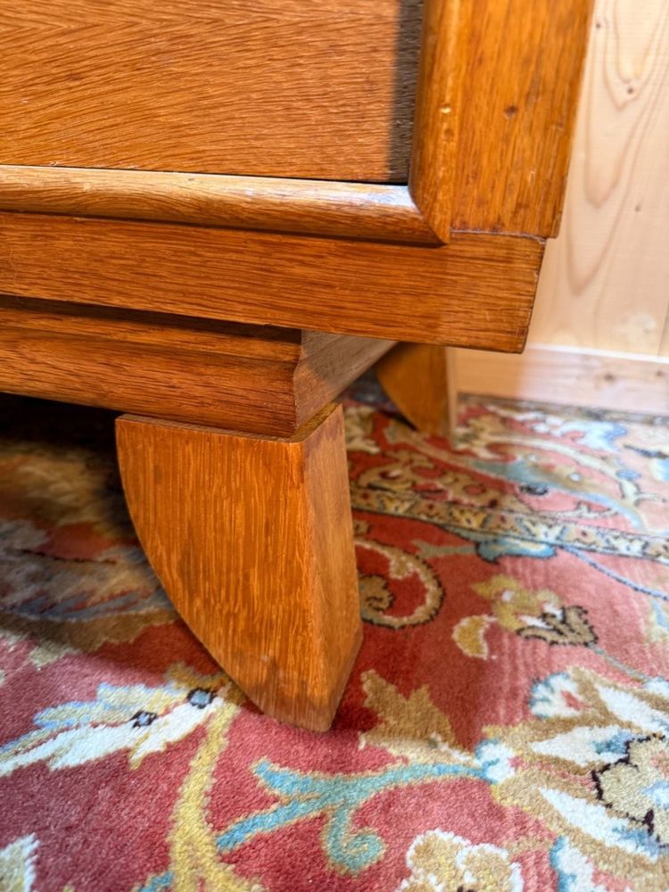 Commode vintage 1950 en chêne massif à pieds compas