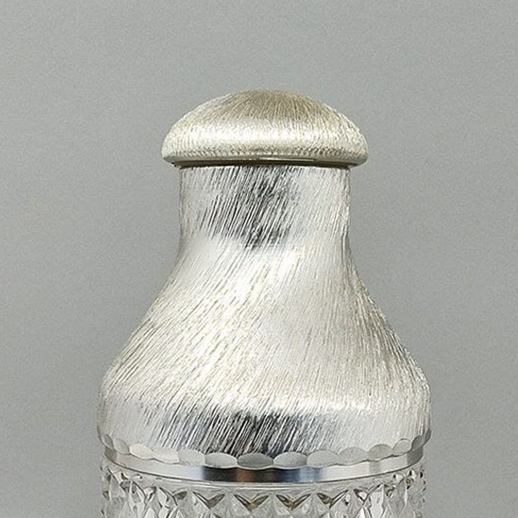 1960er Jahre Wunderschöner Cocktail-Shaker aus geschliffenem Kristall von Arir. Hergestellt in Italien.
