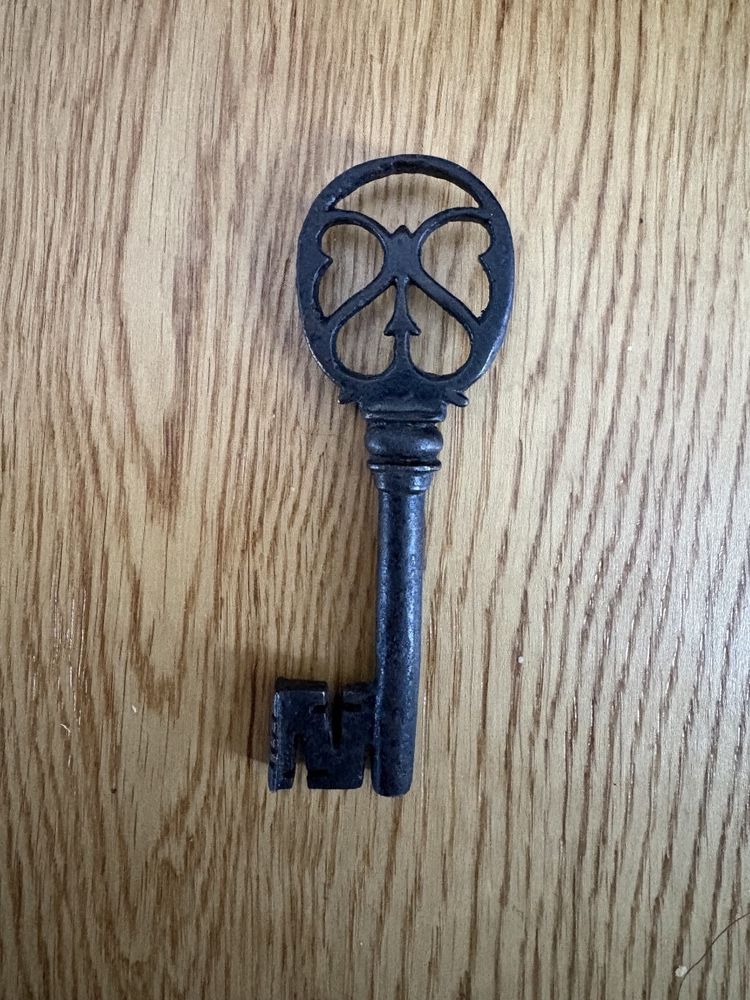 Wrought iron wedding key 17th century