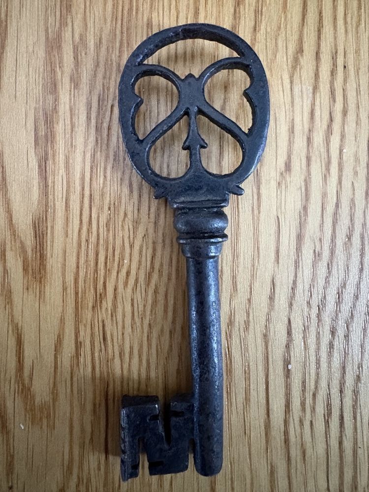 Wrought iron wedding key 17th century