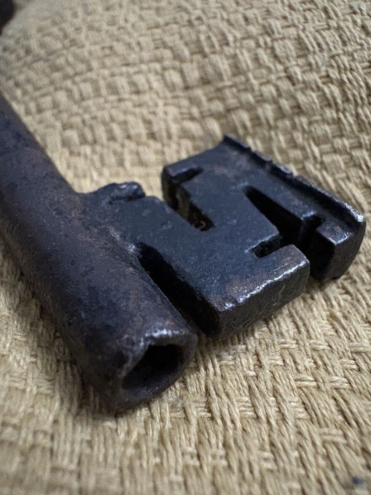 Wrought iron wedding key 17th century
