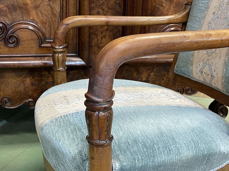 Fauteuil d'époque Restauration en merisier XIXème