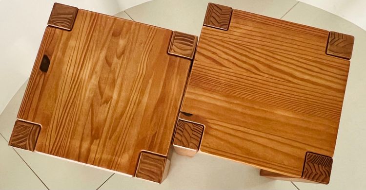 Paar brasilianische Hocker aus exotischem Holz