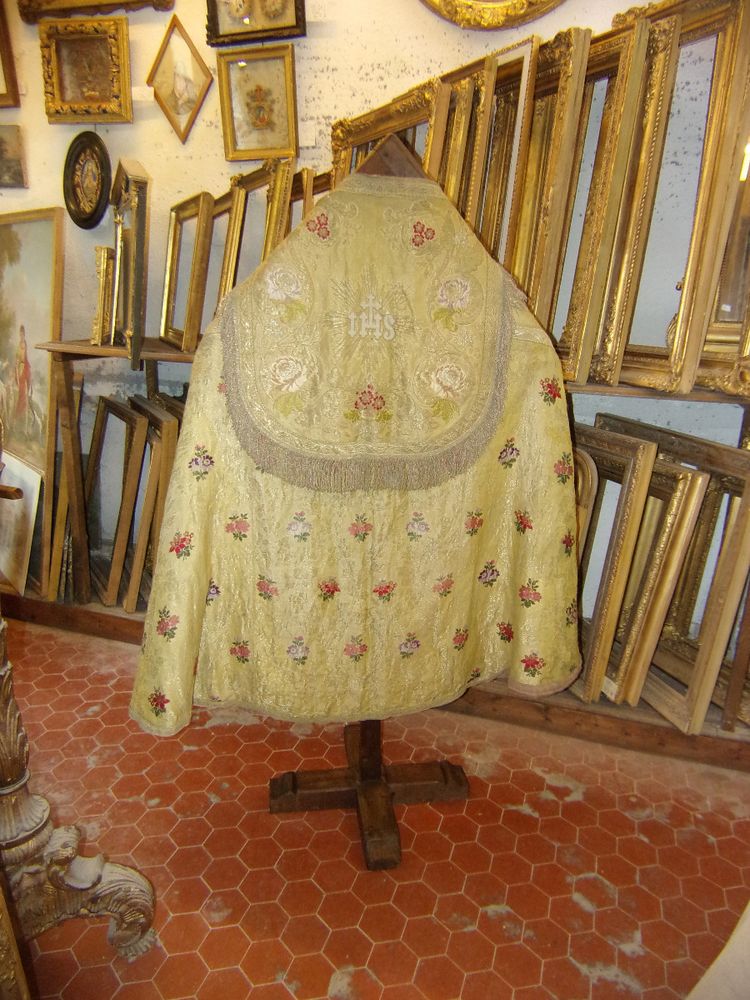 Sacristy Chasuble Stand, In Oak, 18th Century.