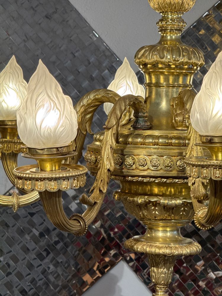 Monumental Lustre en bronze ciselé doré XIXe Époque Napoléon III Style Empire