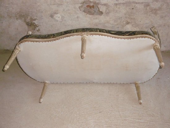 Louis XVI period basket sofa