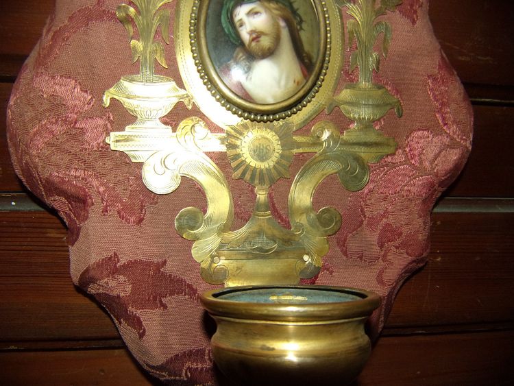 Bénitier d'applique,  en cuivre doré époque 19ème.