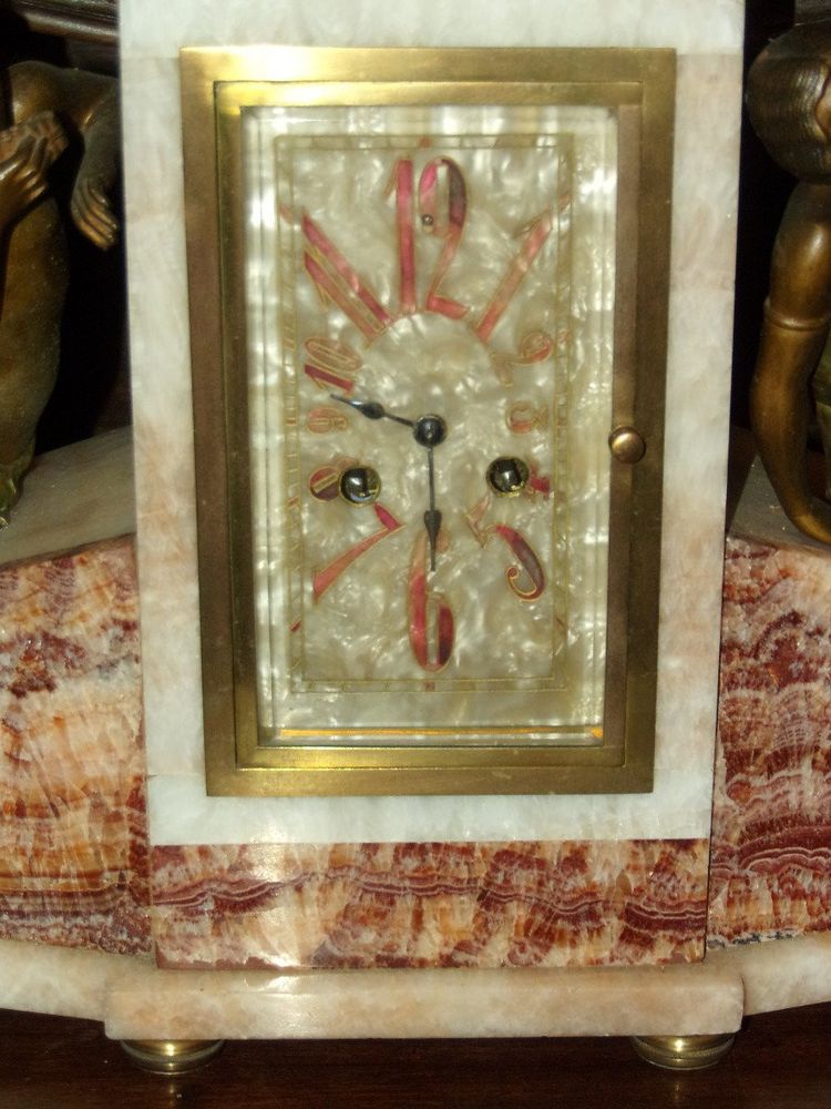 Grande Pendule Et Cassolettes En Marbre, époque Début 20ème, Art Déco.