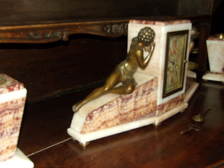 Grande Pendule Et Cassolettes En Marbre, époque Début 20ème, Art Déco.
