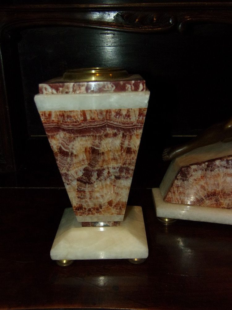 Grande Pendule Et Cassolettes En Marbre, époque Début 20ème, Art Déco.