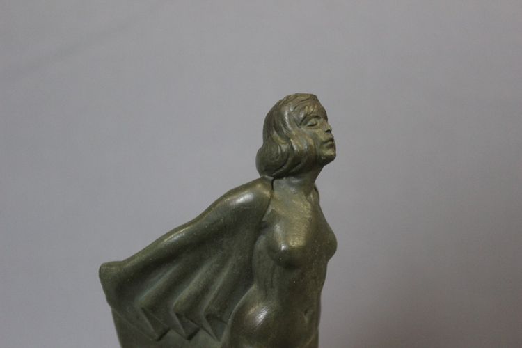 Jeune Femme au Voile par Max Le Verrier vers 1930