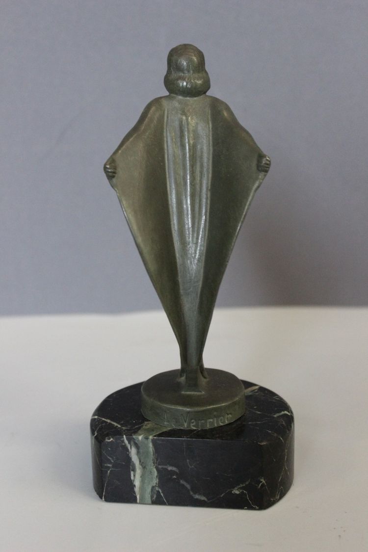 Jeune Femme au Voile par Max Le Verrier vers 1930