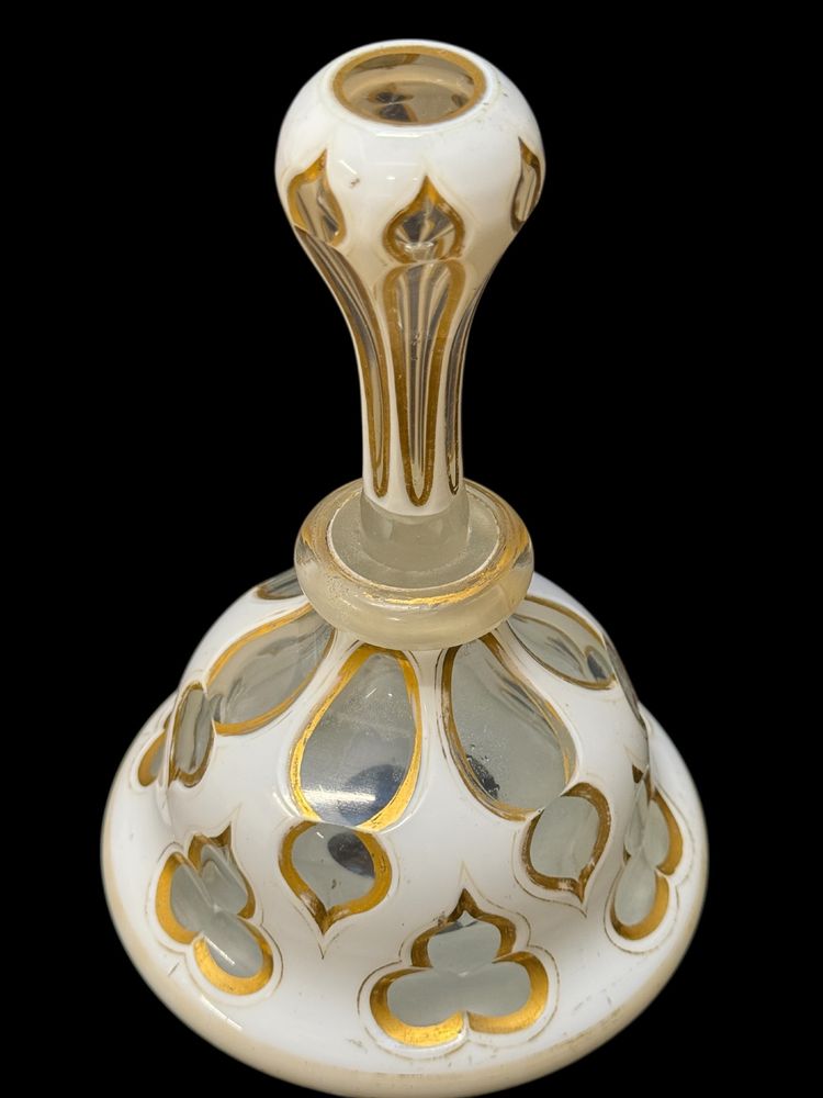 Parfümflakon in Overlay-Kristall