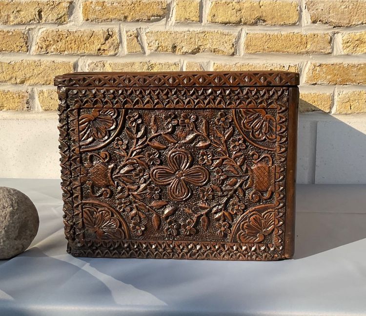 Scatola di legno di Santa Lucia del XIX secolo