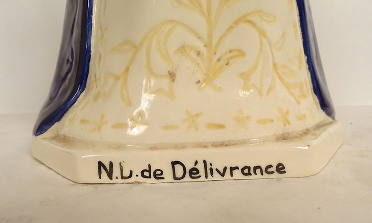 Earthenware statuette HB Quimper Jeanne Levêque ND Délivrance Basilique Quintin