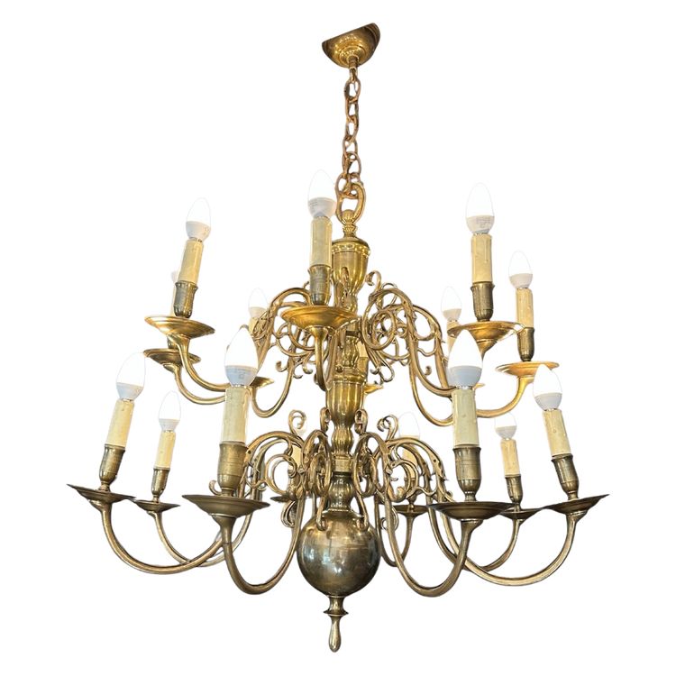 Important Dutch chandelier with 16 light arms