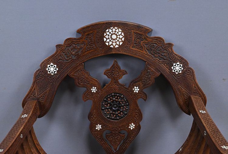 Syrian walnut armchair - Late 19th century