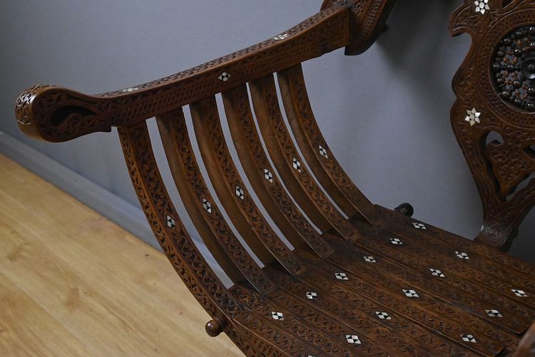 Syrian walnut armchair - Late 19th century