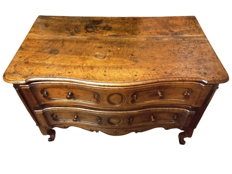 Cassettone curvo Luigi XV del XVIII secolo in noce
