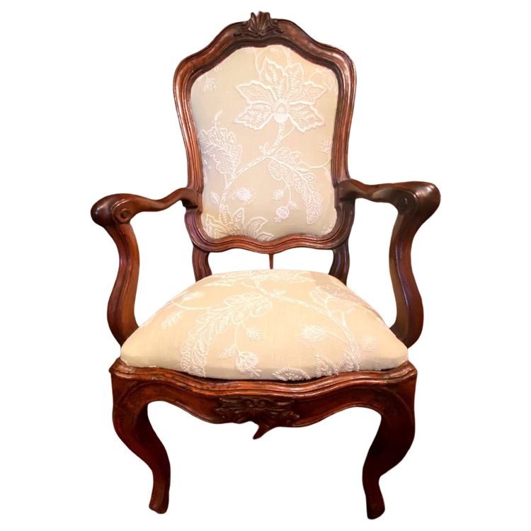 Fauteuil à Châssis En Noyer Du XVIII Eme Siècle