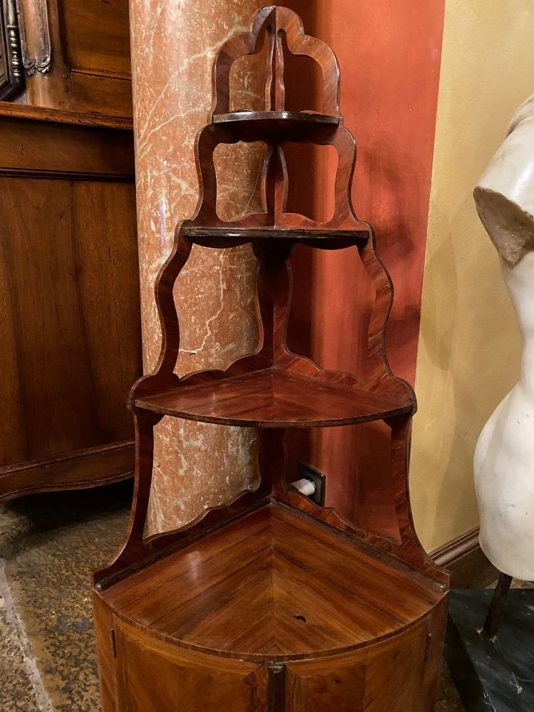Openwork marquetry corner wall sconce from the 18th century