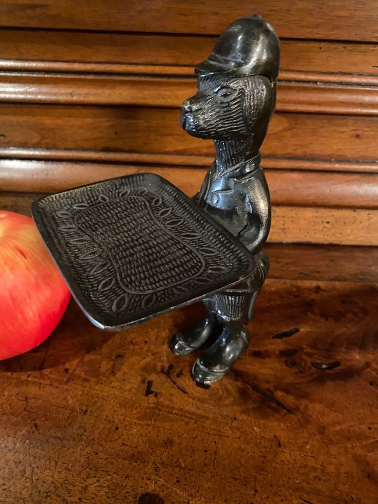 Kartenhalter für Jagdhunde aus Bronze