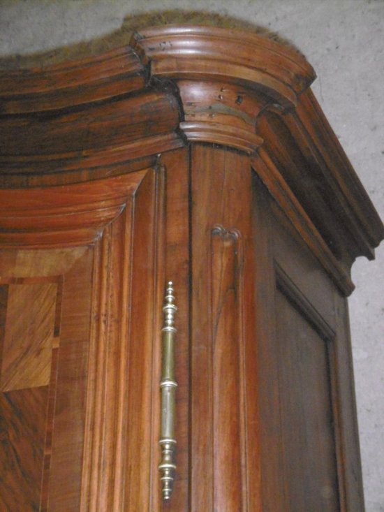 Bedeutender Schloss-Schrank 18.