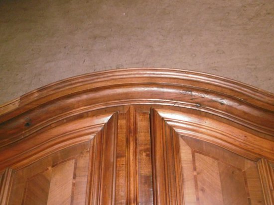 Bedeutender Schloss-Schrank 18.