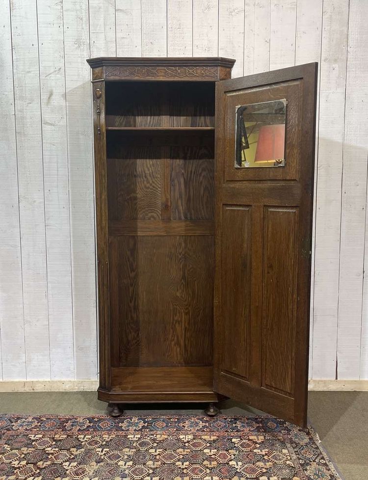 English oak closet Bonnetiere, early 20th century
