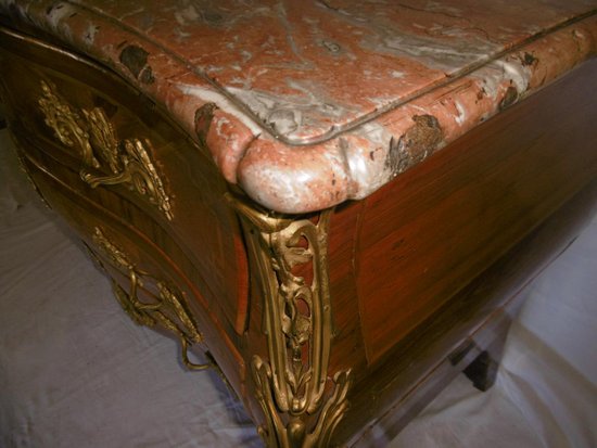 Galbed chest of drawers Louis XV period