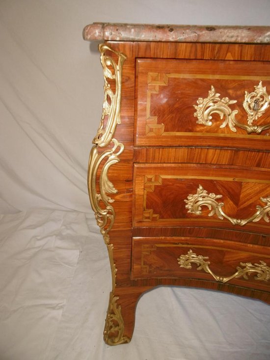 Galbed chest of drawers Louis XV period