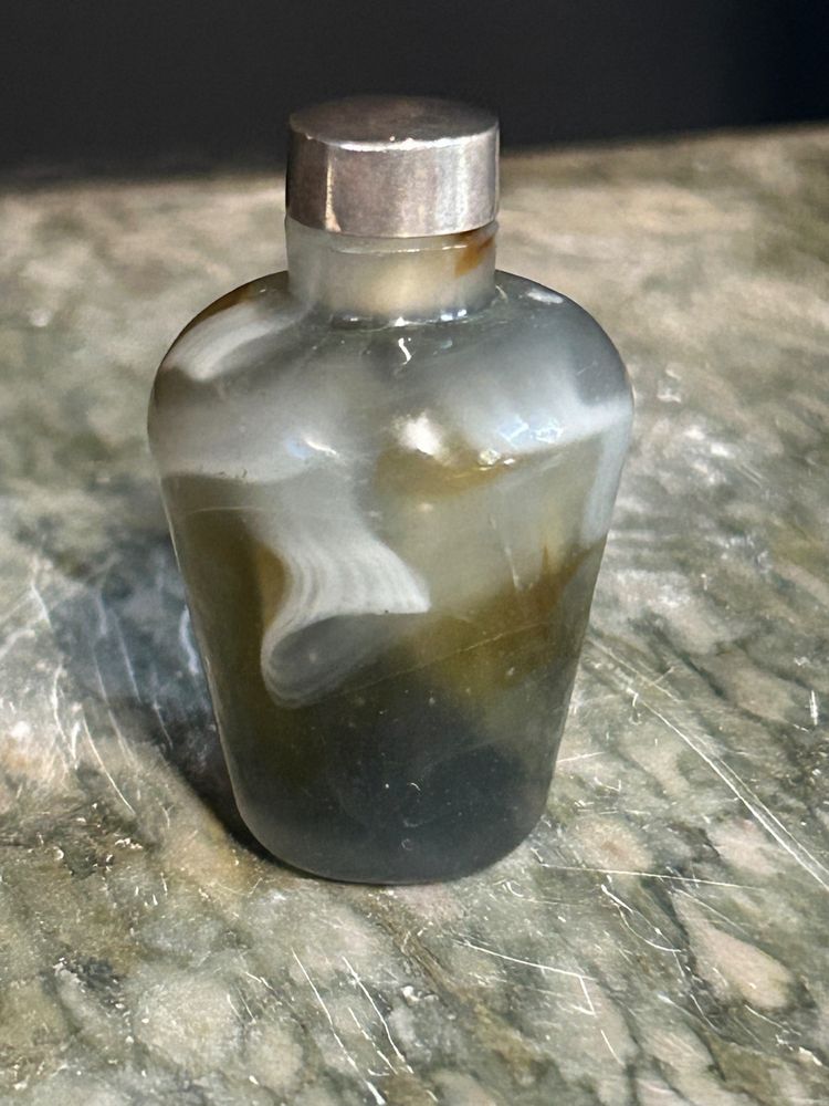 Tabacchiera cinese in agata della fine del XIX secolo o dell'inizio del XX secolo - Snuff bottle - Cina