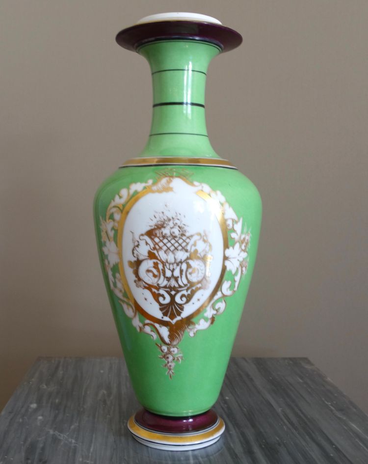 Paire d’importants vases d’ornement en porcelaine de Paris d’époque Napoleon III