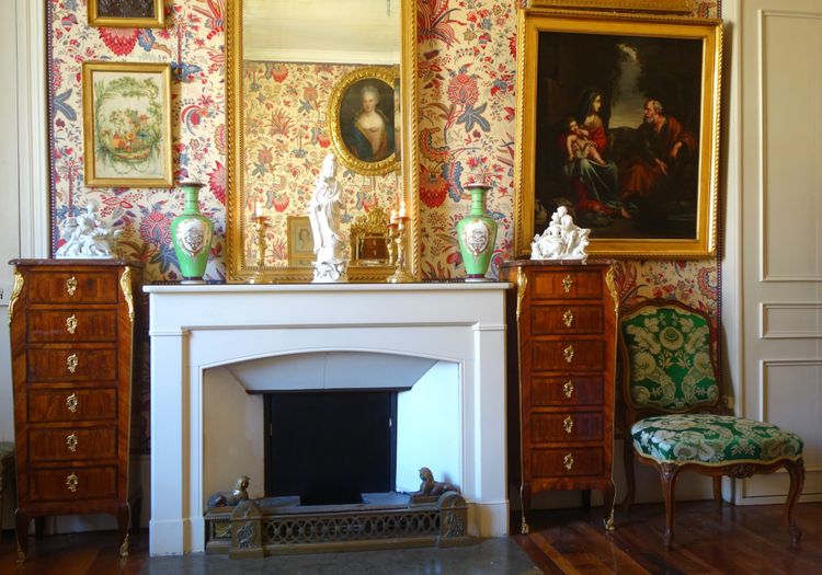 Paire d’importants vases d’ornement en porcelaine de Paris d’époque Napoleon III