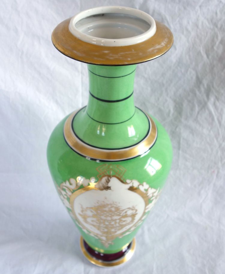 Paire d’importants vases d’ornement en porcelaine de Paris d’époque Napoleon III