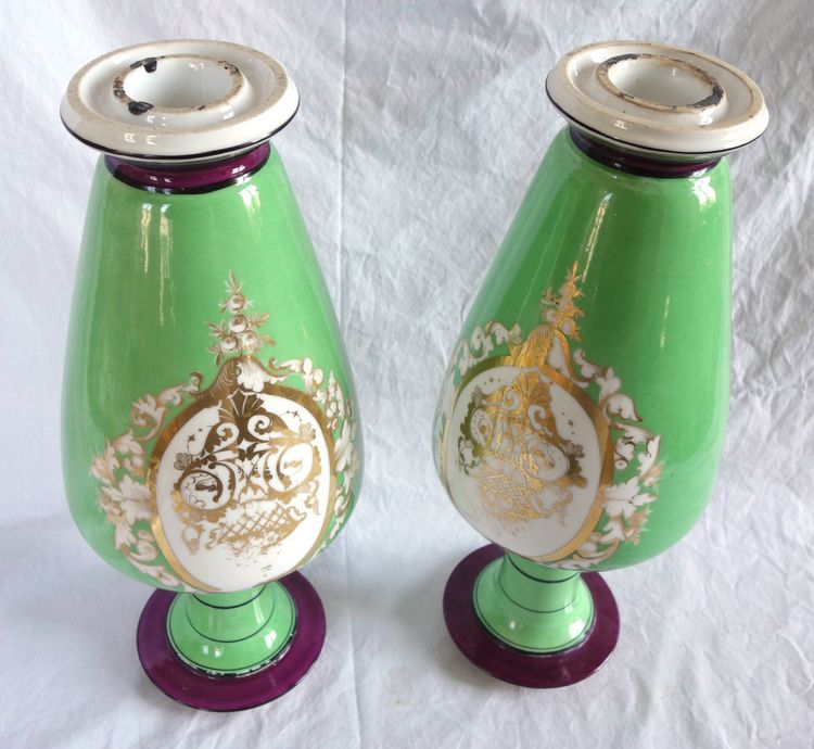 Paire d’importants vases d’ornement en porcelaine de Paris d’époque Napoleon III